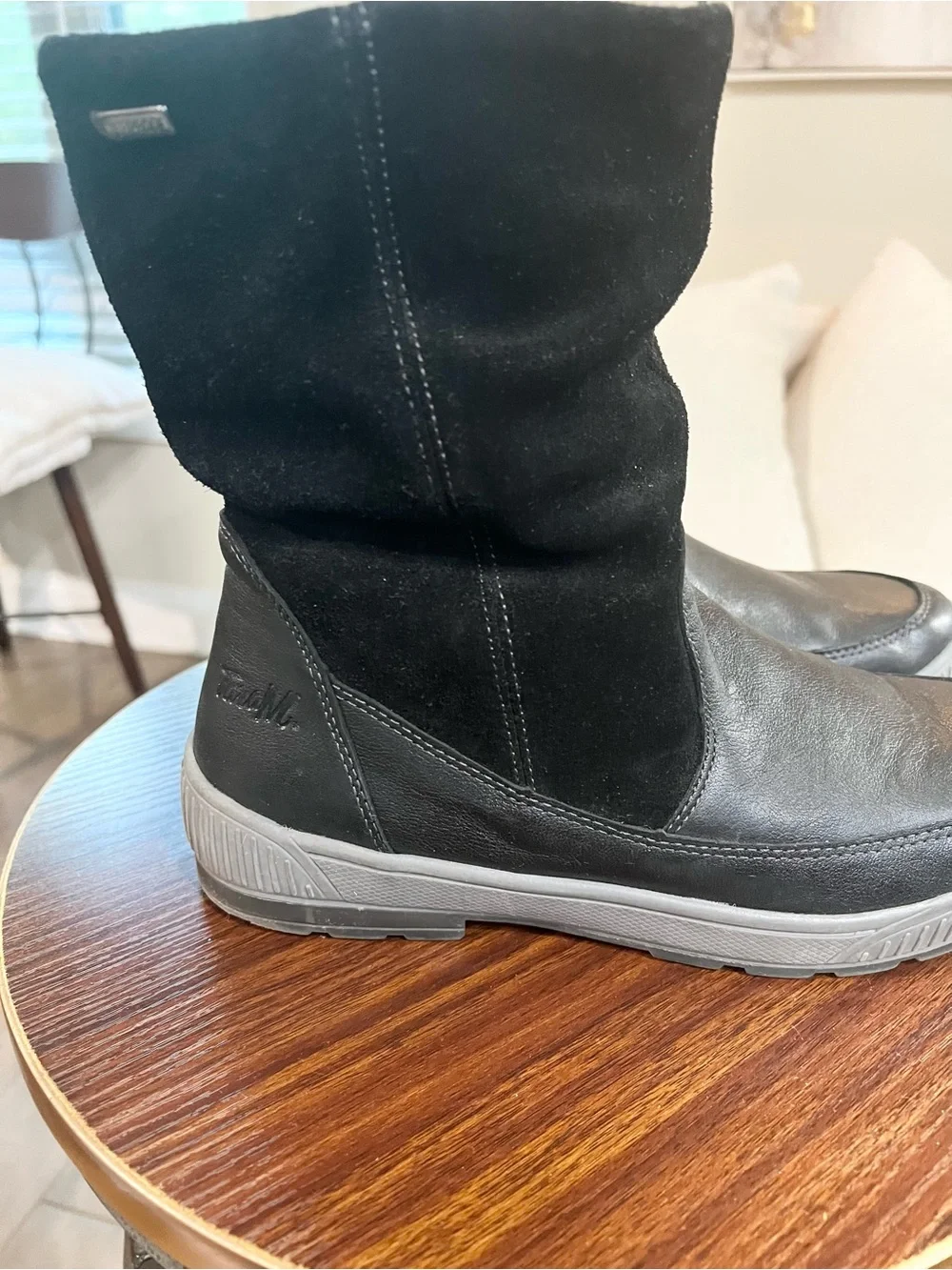 Tara M Black Leather and Suede High-Top Casual Women Waterpoof Boots, Size 9